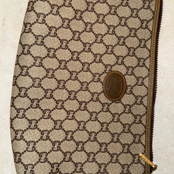 GUCCI PLUS POUCH - Picture 1 of 7